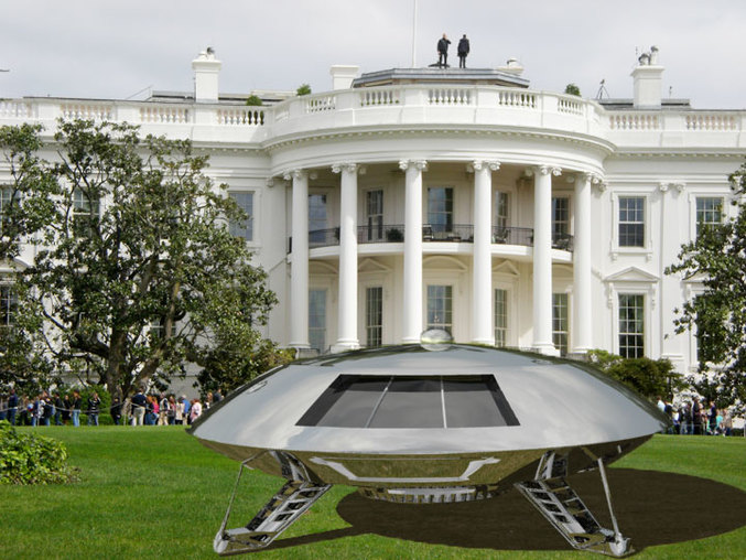 saucer-on-white-house-lawn-main