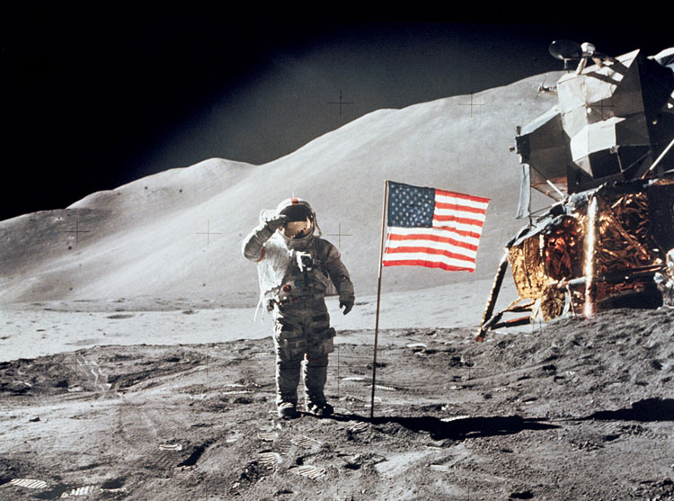 salute-to-flag-on-moon-2