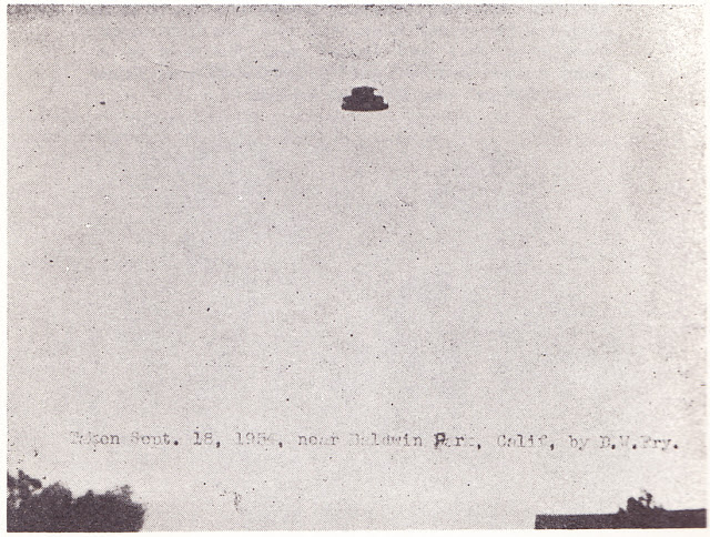 Image of flying saucer by Daniel Fry