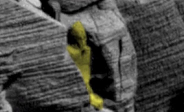 5-Egyptian-type-statue-on-Mars