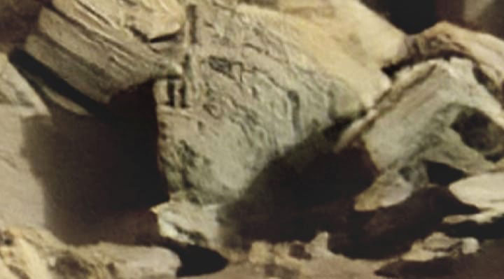 5-Hieroglyphs-on-rock