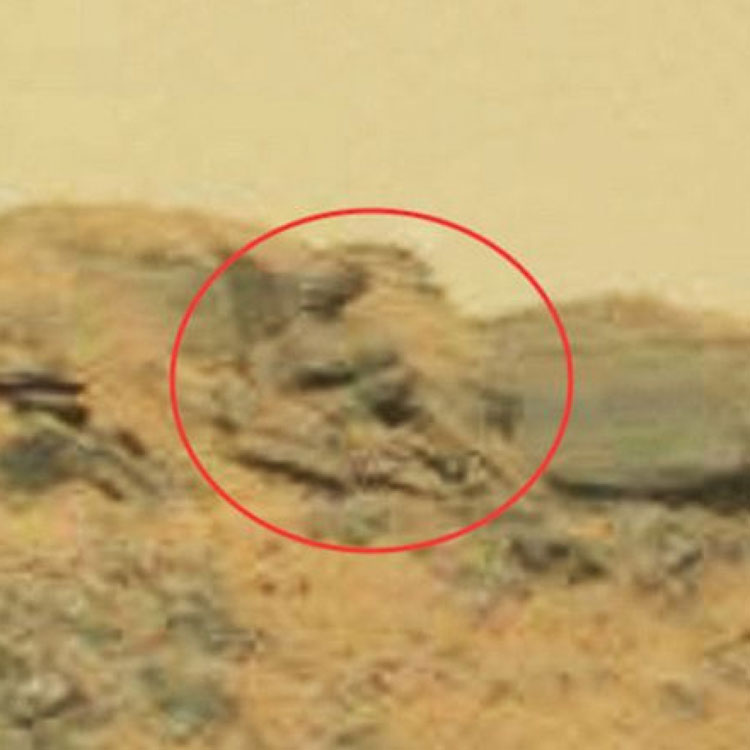 7-another-Egyptian-statue-on-Mars-two