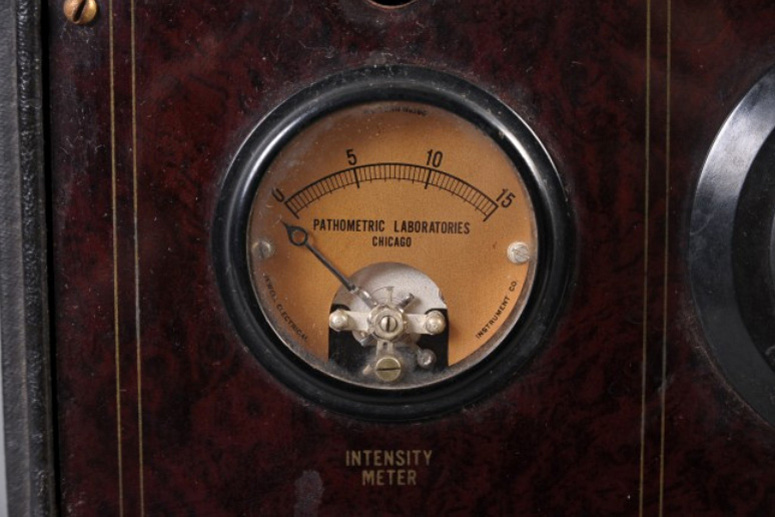 1-Pathoclast_Pathometric_Laboratories_Chicago_intensity_meter_detail