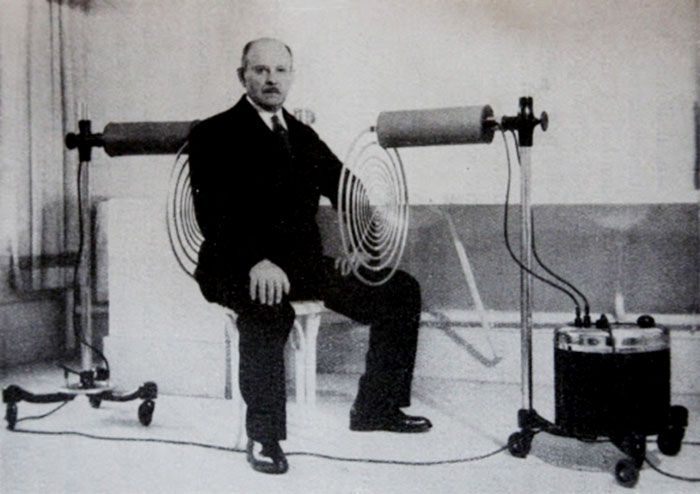 Lakhovsky-Multiwave-Oscillator-2-post