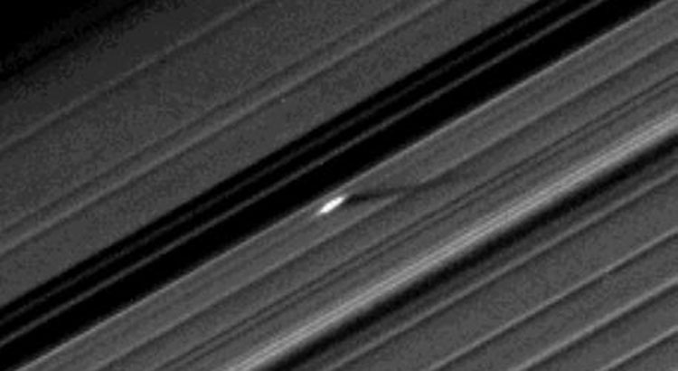 anomaly-in-Saturn-rings